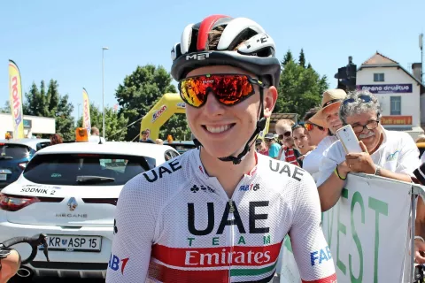 Tadej Pogačar je bil junak devete etape dirke po Španiji, na kateri je v konkurenci sploh najmlajši. Že tako zahtevno etapo je dodatno otežilo še slabo vreme, kolesar s Klanca pri Komendi pa je bil v zaključku najmočnejši. / Foto: Gorazd Kavčič / Foto: 