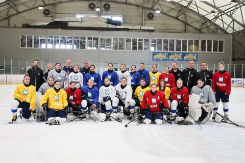 priprave Slovenska ženska članska ekipa za IIHF Svetovno prvenstvo Divizija I-B Kranj / Foto: Tina Dokl