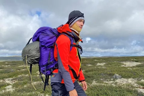 Nujna oprema v norveškem poletju na norveškem taboru. / Foto: Rok Logar