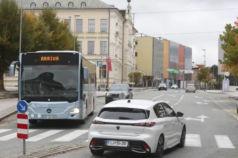 Promet v Kranju / Foto: Gorazd Kavčič
