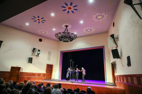 glasbeni abonma III: koncert Lana Trotovšek violina, Nejc Mikolič viola, Boris Bizjak flavta v prenovljen kulturni dom Kropa / Foto: Tina Dokl