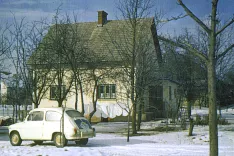 Andrejeva rojstna hiša v Virmašah, posnetek je nastal deset let po njegovem odhodu. / Foto: Arhiv Gorenjskega Glasa