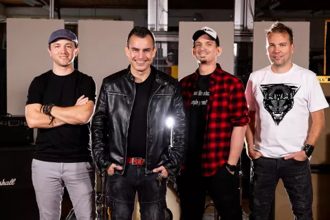 Omar Naber je 20. obletnico kariere proslavil z novo pesmijo Narobe. / Foto: Arhiv Izvajalca