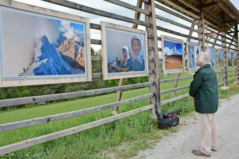 Galerija pod kozolcem je zaživela pred leti in od takrat je gostila že kar nekaj izjemnih razstav. Odprtje nove bo danes, 25. maja. / Foto: Maja Bertoncelj