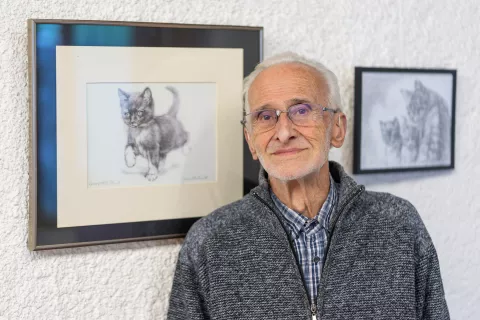 Janez Plestenjak rad ri&scaron;e žival v gibanju. / Foto: Simon Benedičič