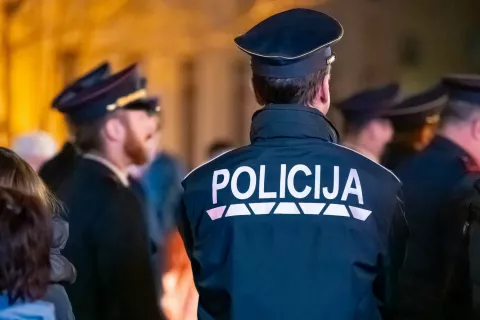 Simbolična fotografija policista / Foto: Nik Bertoncelj