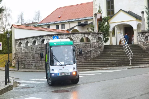 Minibusa Jurij in Agata sta v zadnjih letih za marsikoga postala nepogre&scaron;ljiva. / Foto: Vilma Stanovnik