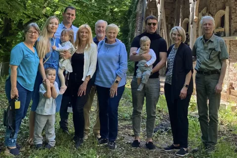 Riklijevi ameriški potomci so se srečali z blejskim županom Antonom Mežanom, novim lastnikom Riklijeve vile Timom Mitjem Žagarjem in skrbnikom Riklijeve dediščine Vojkom Zavodnikom. / Foto: arhiv Vojka Zavodnika