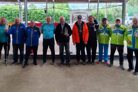 Najboljše tri gorenjskem moške balinarske ekipe med invalidi. / Foto: Arhiv Organizatorjev