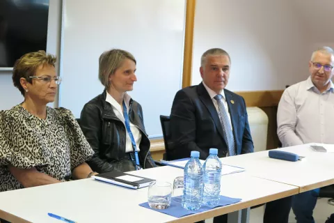 Na okrogli mizi so sodelovali Mariana Karla Rebernik, Barbara Leder, Marko Lotrič in Uroš Kopavnik. / Foto: Vilma Stanovnik