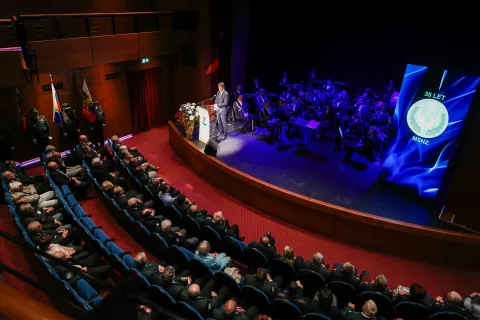 osrednja prireditev ob 35. obletnica neoddaje orožja in 35-letnica MSNZ, Radovljica na fotografiji mag Borut Sajovic Minister za obrambo RS / Foto: Tina Dokl