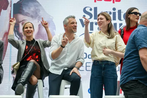srečanje z igralci Skrito v raju BTC City Ljubljana na fotografiji Aleksandra Balmazović, Primož Vrhovec, Mila Peršin, Zala Djurić / Foto: Tina Dokl