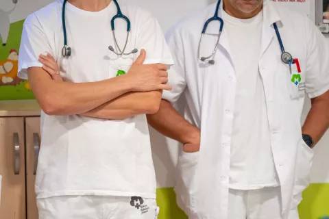 Javni zdravstveni delavci in sodelavci bodo lahko ob izpolnjevanju pogojev delno zaposleni v drugem javnem zavodu in pri koncesionarju. / Foto: Nik Bertoncelj, arhiv Gorenjskega glasa