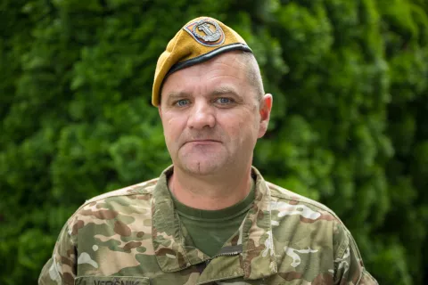 Podpolkovnik Igor Veršnik, poveljnik Logistične brigade in poveljnik Vojašnice Petra Petriča Kranj. / Foto: Primož Pičulin