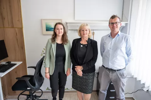 Od leve Nika Katrašnik, Henrika Zupan in Andraž Šiler / Foto: Nik Bertoncelj