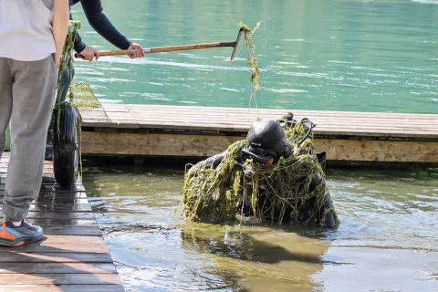 32. tradicionalna čistilna akcija Blejskega jezera / Foto: Tina Dokl
