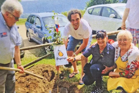 Zasaditev tepke na Homu / Foto: Arhiv Avtorice