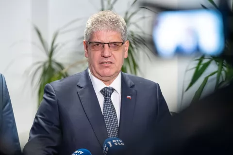 Izjava za medije po sestanku koordinacije županov Zgornje GorenjskeNa fotografiji Boštjan Poklukar, minister za notranje zadeve / Foto: Nik Bertoncelj