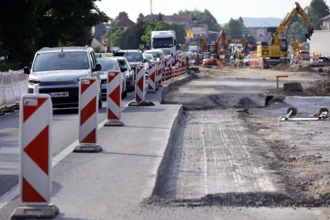 Slovenija,Ljubljana, 05.06.2025, 05. Junij 2026Kolona vozil v entvidu zaradi del na celov ki cesti, promet, avtomobil, tovornjak, kolona, prometni zastojFoto: Borut ivulovi /F.A.Bobo / Foto: Borut Ivulovi /f.a.bobo