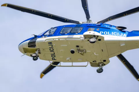 Simbolična fotografija helikopter Slovenska policija / Foto: Nik Bertoncelj
