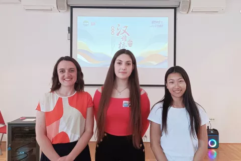 Od leve prof. Nina Dačić, Lučka Ficko in prof. Tang Aomei / Foto: Osebni Arhiv