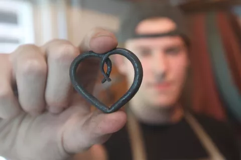 amaterski kovač Nejc Cegnar Virmaše kovanje kovaški izdelki hobi / Foto: Gorazd Kavčič