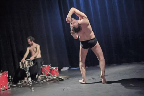 Hoja po robu: Matej Kejžar v 'kalejdoskopski' predstavi HIT v kranjskem Stolpu Škrlovec. / Foto: Matic Zorman / Foto: 