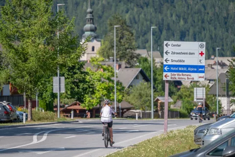 Med kraji s počitniškimi kapacitetami delodajalcev je tudi Kranjska Gora. / Foto: Nik Bertoncelj
