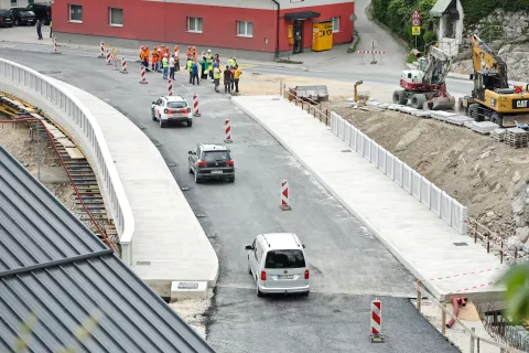 Sprostitev prometa čez polovico nov most Zgornje Stranje Stahovica občina Kamnik / Foto: Tina Dokl