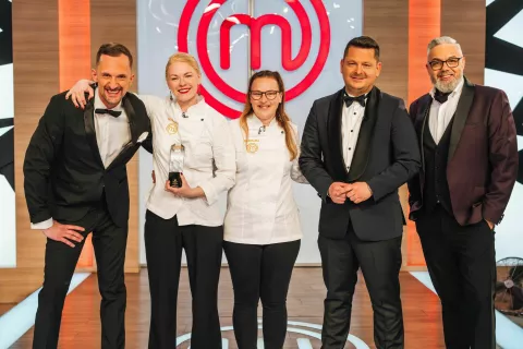 Mojmir Šiftar, Michaela Koplova, Barbara Poljanec, Luka Jezeršek, Karim Merdjadi / Foto: Arhiv Oddaje (Lipardesign Photography