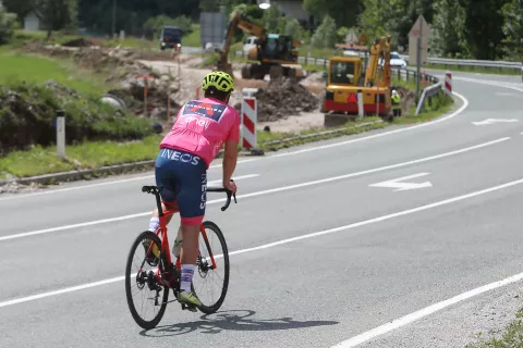 terenski ogled cestna infrastruktura občina Kranj Šenčur, Radovljica, Bled in Bohinj - ministrstvo za infrastrukturo gradnje cest krožišče južna blejska obvoznica kolesarska steza / Foto: Gorazd Kavčič