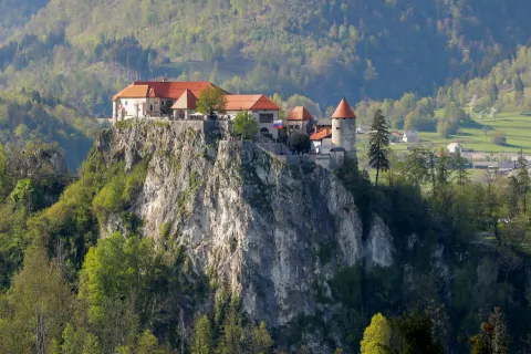 večer nad Bledom kresovanje na Straži Straža Bled 2023 Blejski grad / Foto: Tina Dokl