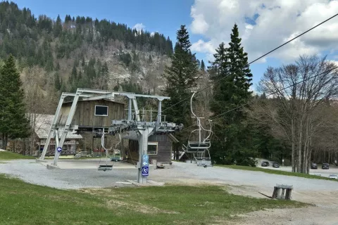 Na Soriški planini želijo postaviti novo žičniško napravo – vlečnico. / Foto: Ana Šubic