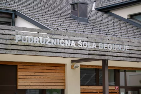 Z rebalansom so zagotovljena tudi sredstva za obnovo telovadnice v Podružnični šoli Begunje. / Foto: Nik Bertoncelj