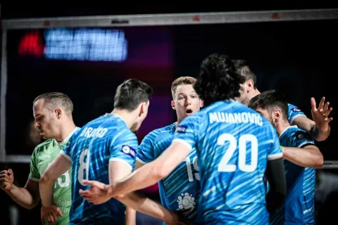 Slovenci so v nedeljo morali priznati premoč tudi Japoncem. / Foto: Odbojkarska Zveza Slovenije