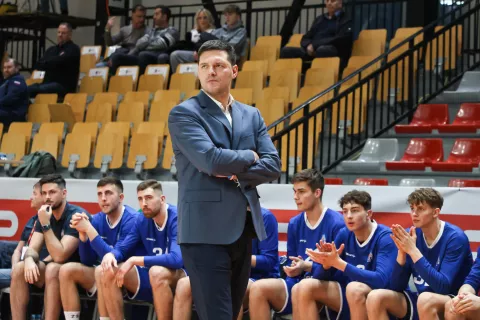 moški polfinale pokal Spar ECE Triglav Kranj - Cedevita Olimpija na fotografiji Danijel Radosavljević glavni trener Triglava / Foto: Tina Dokl