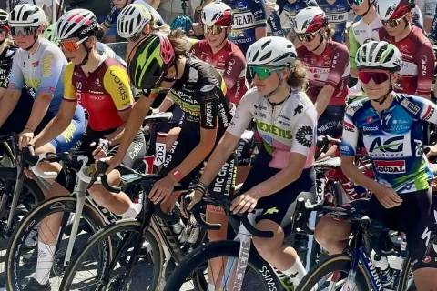 Nika Bobnar (druga z desne) na startu cestne dirke državne prvenstva / Foto: Osebni Arhiv