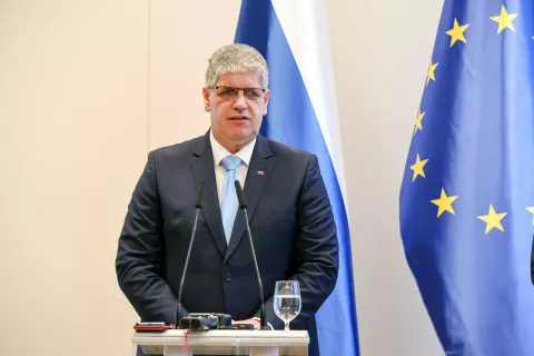 Izzivi pri soočanj z grožnje v vzgojno-izobraževalni in visokošolski zavodi Brdo pri Kranju na fotografiji Boštjan Poklukar minister za notranje zadeve MNZ / Foto: Tina Dokl