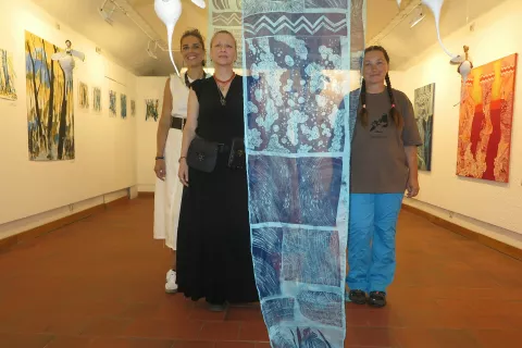 Jelena Martinović, Gabrijela Simić in Irena Gayatri Horvat / Foto: Igor Kavčič