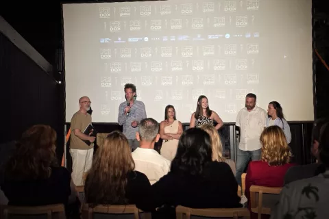 Kosovske premiere sta se poleg režiserja Tonija Cahuneka udeležili tudi glavni protagonistki Suela Gashi in Floralba Avdullahu. / Foto: Arhiv Novi Sošolci