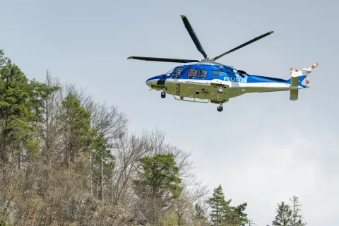 Simbolična fotografija helikopter Slovenska policija / Foto: Nik Bertoncelj