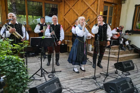 veselo popoldne Gostišče Draga z Veseli Begunjčani / Foto: Tina Dokl