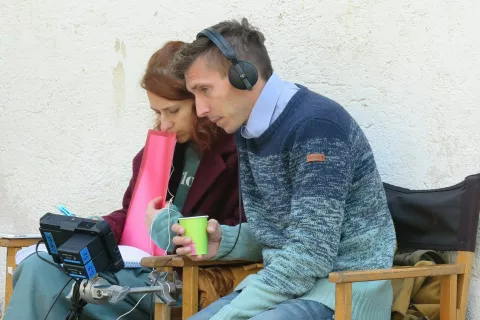 Blaž Završnik piše scenarij za prvi slovenski muzikal z narodnozabavno glasbo. Pred sedmimi leti je na Gorenjskem snemal nadaljevanko Ekipa Bled. / Foto: Igor Kavčič