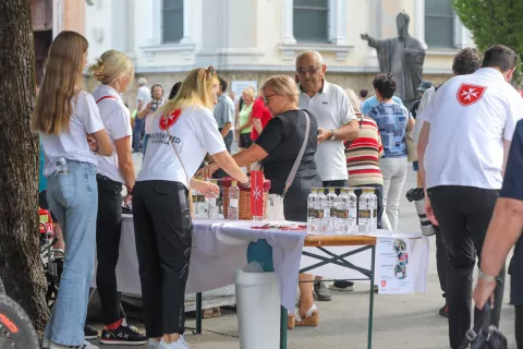 Vrednost organiziranega prostovoljskega dela v letu 2024 v Sloveniji so ocenili na skoraj 85 milijonov evrov. / Foto: Tina Dokl