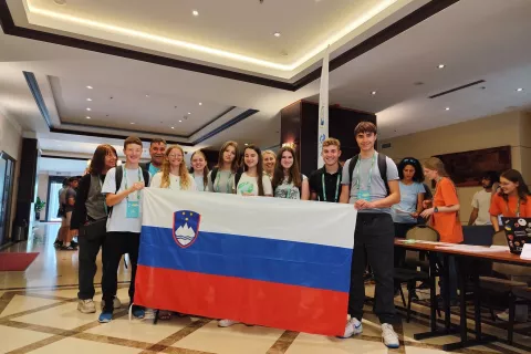 Luka Vreček (prvi z Leve) na tekmovanju v Vilni. / Foto: Vesna Fabjan, Zavod Videja