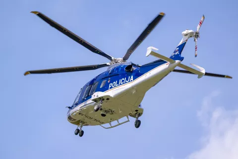 Simbolična fotografija helikopter Slovenska policija / Foto: Nik Bertoncelj