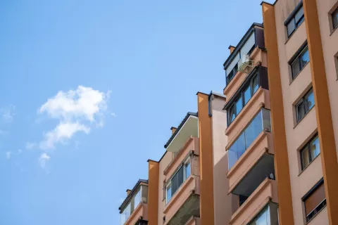 Na Jesenicah je premalo neprofitnih stanovanj za vse prosilce. / Foto: Nik Bertoncelj (fotografija je simbolična)