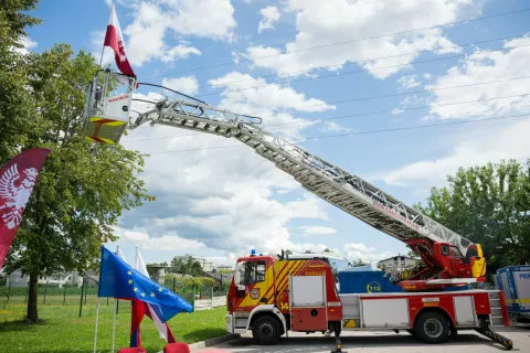 Avtolestev Gasilsko reševalne službe Kranj je že mesec dni v okvari. / Foto: Primož Pičulin