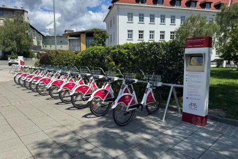 Postaja KRsKolesom, Slovenski trg v Kranju / Foto: Mok