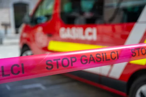 Simbolična fotografija občina KranjGasilci Kranj Gasilsko reševalna služba GRS Kranjgasilski trak stop gasilci / Foto: Nik Bertoncelj